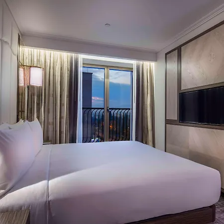 Отель Hilton Crna Gora 5*