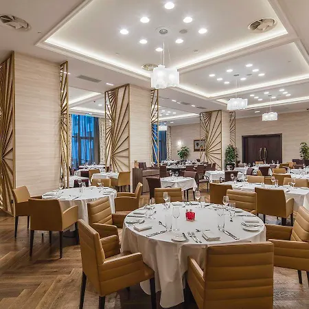 Отель Hilton Crna Gora 5*