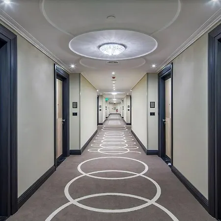 Hilton Crna Gora Hotel 5*