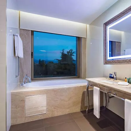 Отель Hilton Crna Gora 5*