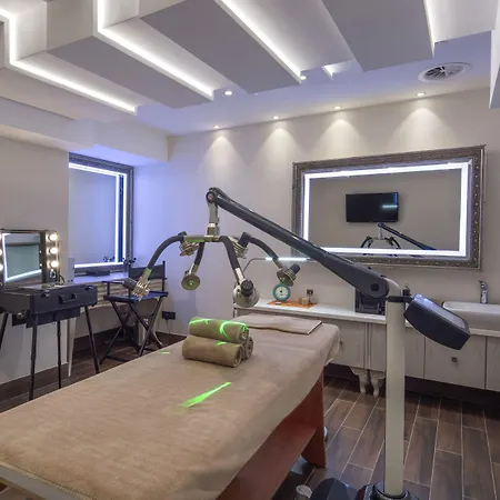 Hilton Crna Gora מלון 5*