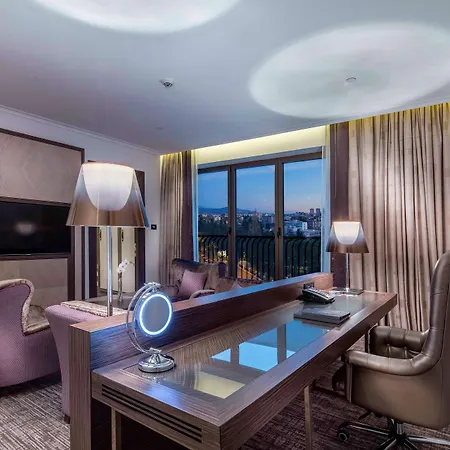 힐튼 츠르나 고라 포드고리차