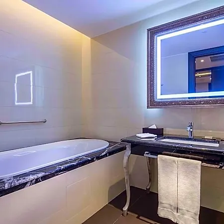 Hilton Crna Gora 5*