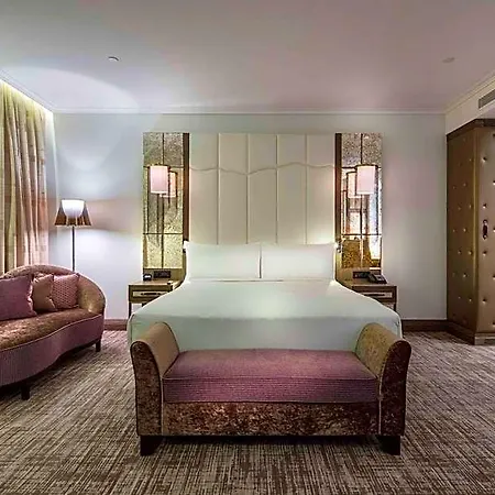 Hotel Hilton Crna Gora 5*