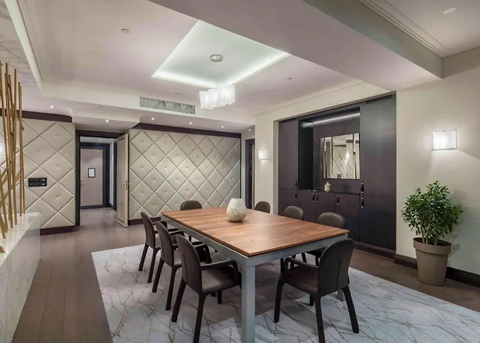 Hilton Crna Gora מלון