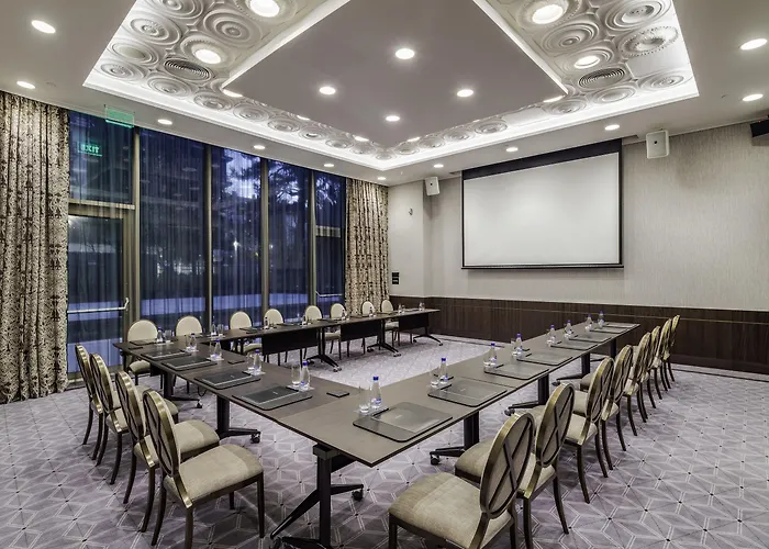 Hilton Crna Gora Hotell 5*